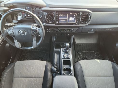 Used 2020 Toyota Tacoma TRD Off-Road image 30