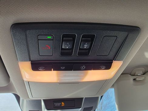 Used 2023 Nissan Rogue SV w/ SV Premium Package image 28