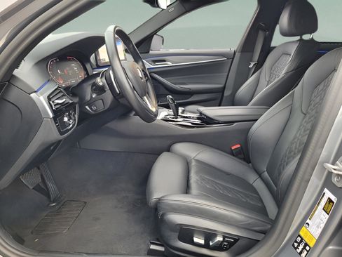 Used 2023 BMW 530i xDrive image 9