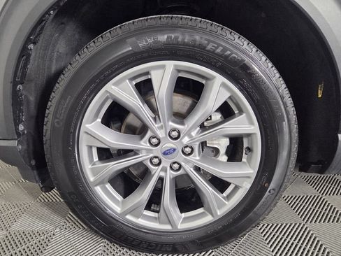 Used 2023 Ford Explorer Limited AWD/4WD image 8
