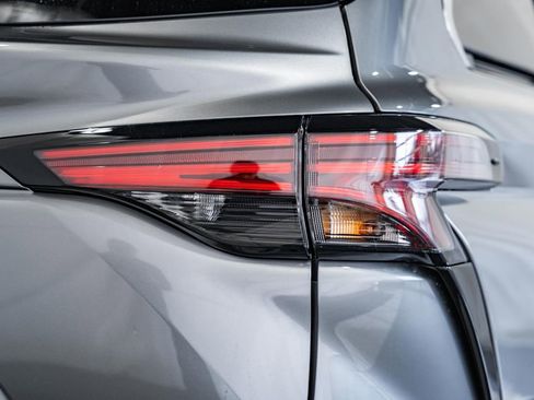 New 2026 Toyota Sienna Limited image 7