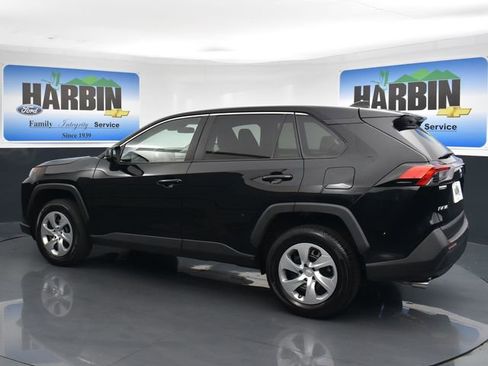 Used 2022 Toyota RAV4 LE FWD image 3