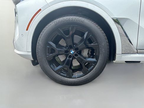 Used 2023 BMW X7 xDrive40i w/ Executive Package AWD/4WD image 12