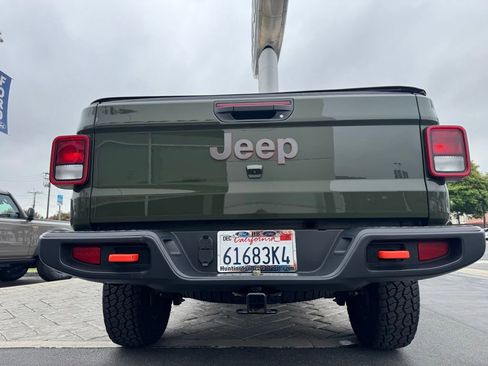 Used 2022 Jeep Gladiator Mojave AWD/4WD image 11