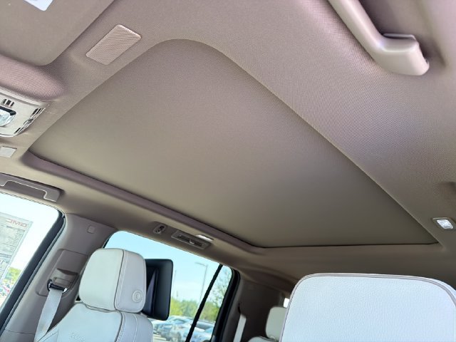 New 2026 GMC Yukon XL Denali w/ Denali Reserve Package AWD/4WD image 15