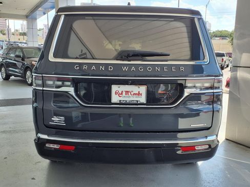 Used 2023 Jeep Grand Wagoneer Series III AWD/4WD image 7