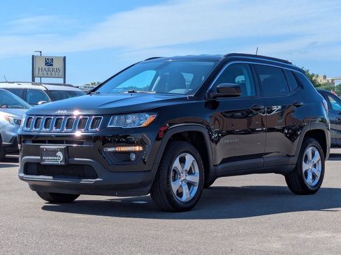 Used 2020 Jeep Compass Latitude w/ Cold Weather Group AWD/4WD image 7
