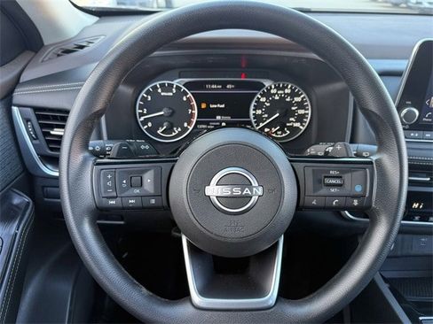 Used 2023 Nissan Rogue SV image 12