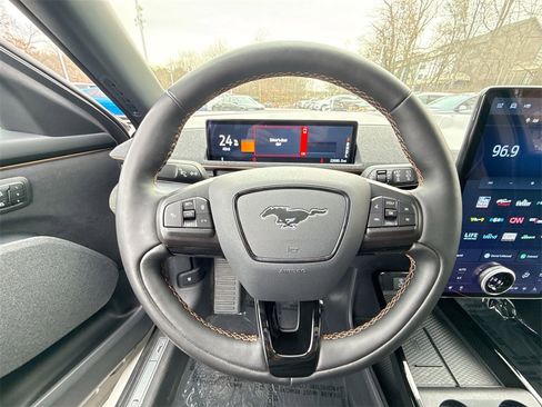 Used 2021 Ford Mustang Mach-E GT image 11