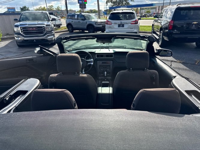 Used 2014 Ford Mustang Convertible RWD image 16