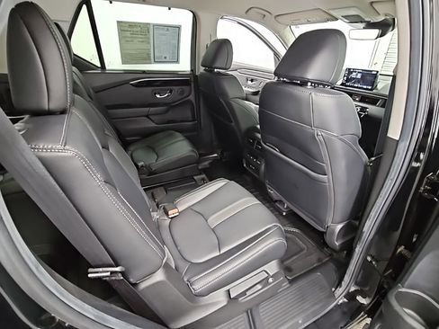 Used 2025 Honda Pilot EX-L image 36