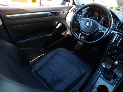 Used 2017 Volkswagen Passat 1.8T SE image 20