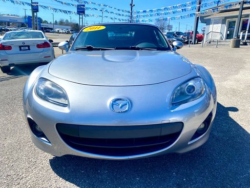 Used 2011 MAZDA MX-5 Miata Sport image 2