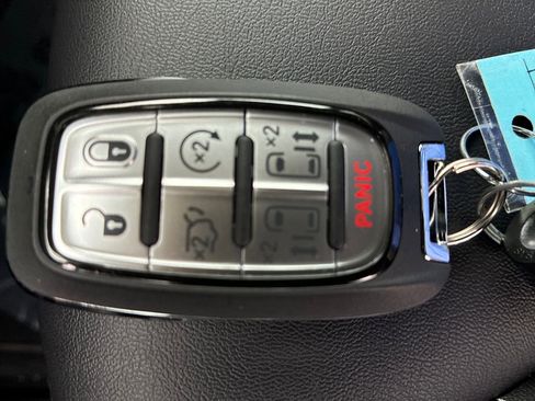 New 2026 Chrysler Pacifica Select w/ S Appearance Package image 28