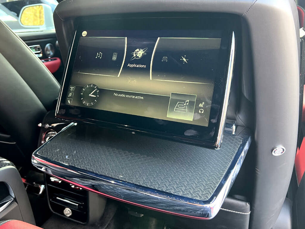 Used 2022 Rolls-Royce Cullinan Black Badge AWD/4WD image 43