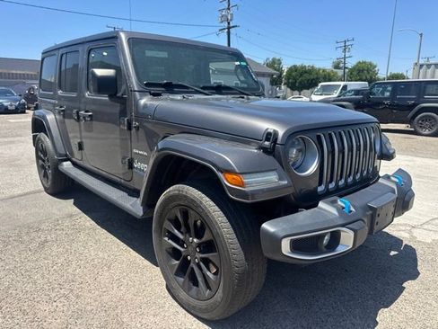 Used 2022 Jeep Wrangler Unlimited Sahara w/ Cold Weather Group AWD/4WD image 3