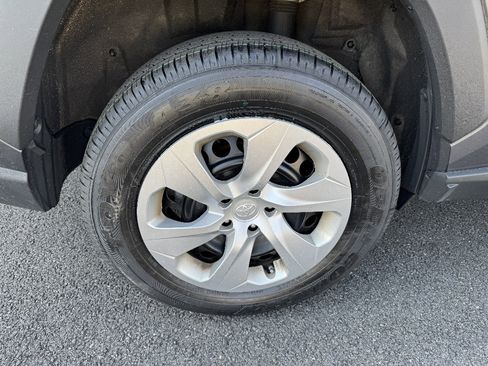 Certified 2023 Toyota RAV4 LE AWD/4WD image 21