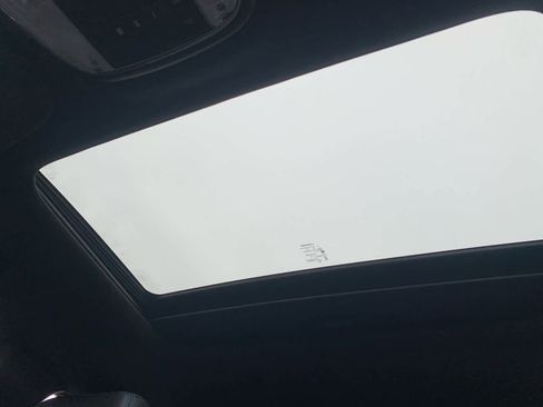 Used 2019 Jeep Grand Cherokee Laredo image 25