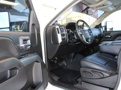 Used 2019 Chevrolet Silverado 2500 LT AWD/4WD image 10