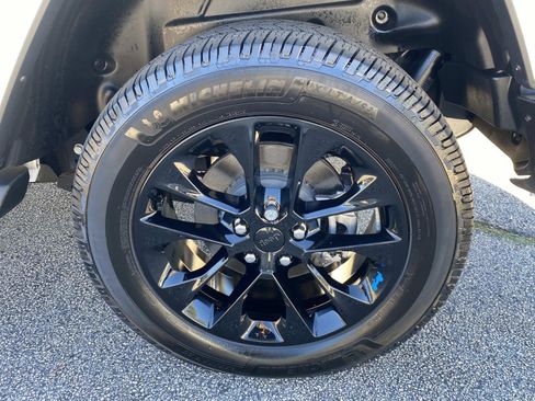 Used 2022 Jeep Wrangler Unlimited Sahara w/ Cold Weather Group image 15