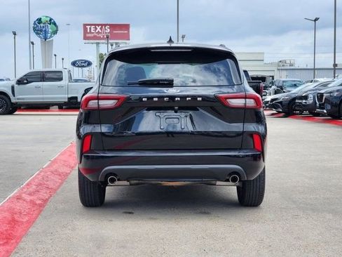 Used 2023 Ford Escape ST-Line w/ Cold Weather Package FWD image 6