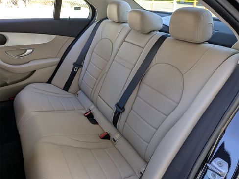 Used 2019 Mercedes-Benz C 300 Sedan image 31