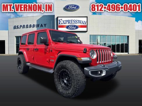 Used 2018 Jeep Wrangler Unlimited Sahara AWD/4WD image 11