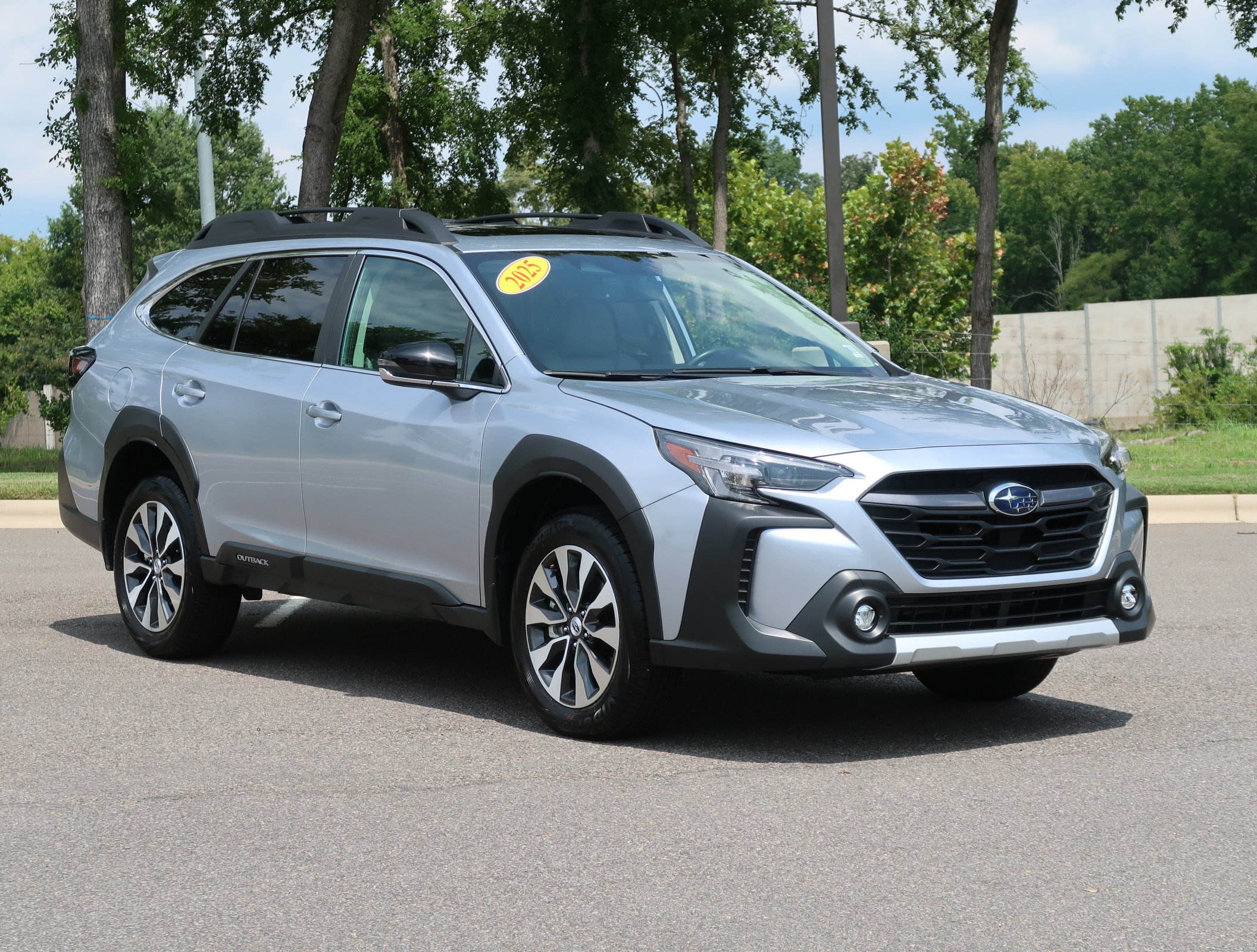Used 2025 Subaru Outback Limited w/ Popular Package #2 AWD/4WD image 1