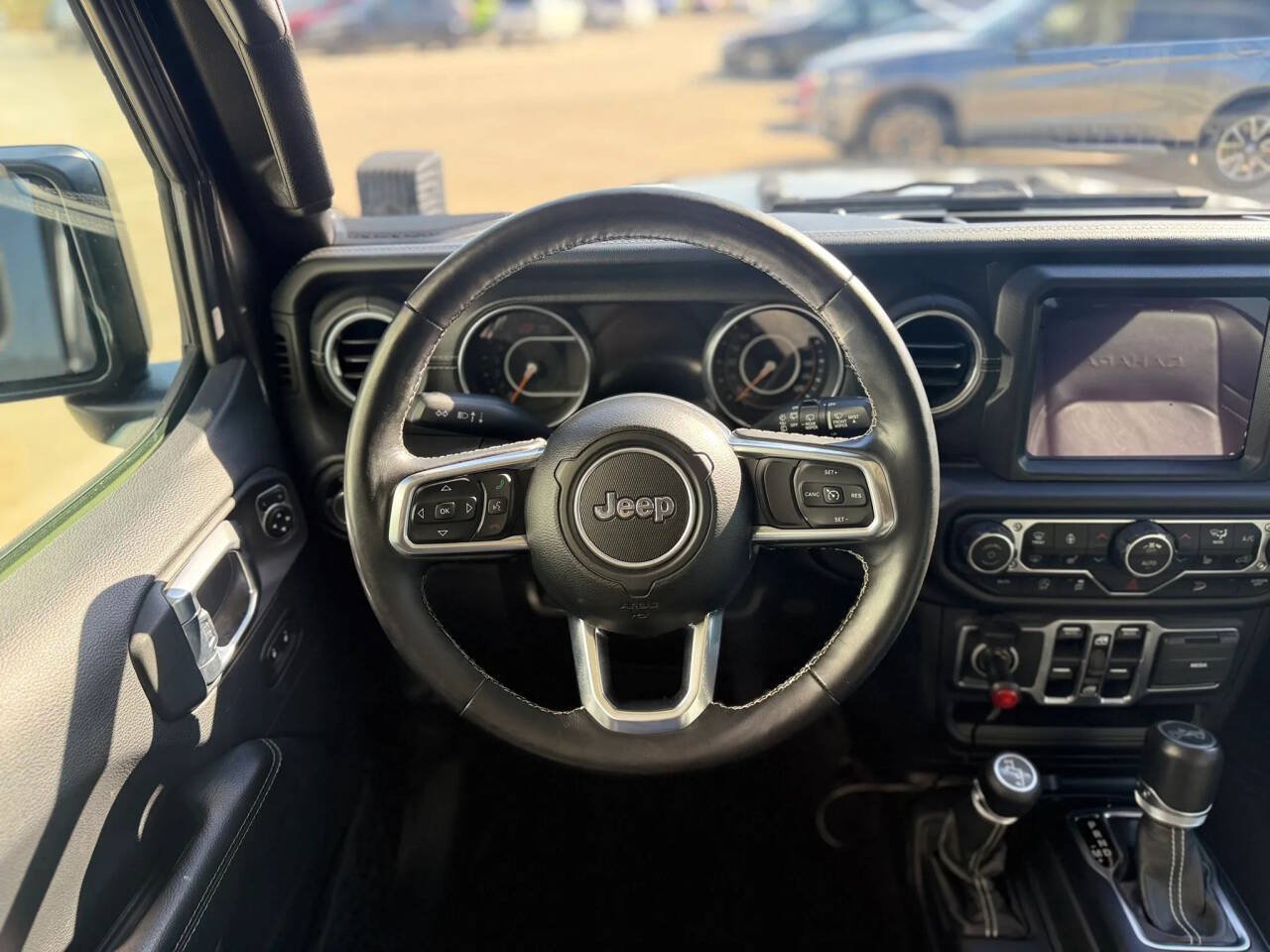 Used 2018 Jeep Wrangler Unlimited Sahara AWD/4WD image 18