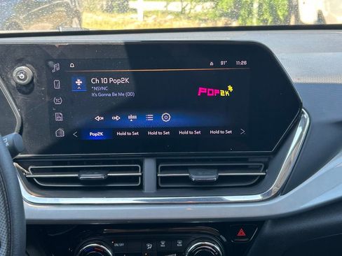 Used 2025 Chevrolet Trax LT FWD image 19