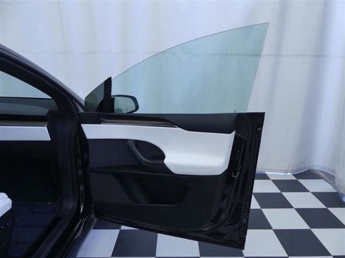 Used 2022 Tesla Model X AWD/4WD image 27