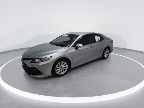 Used 2022 Toyota Camry LE w/ Convenience Package AWD/4WD image 4