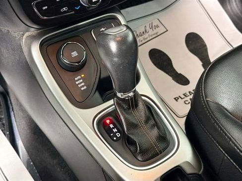 Used 2020 Jeep Compass Latitude w/ Cold Weather Group AWD/4WD image 16