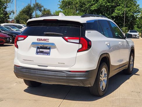 Used 2023 GMC Terrain SLE w/ Driver Convenience Package AWD/4WD image 9