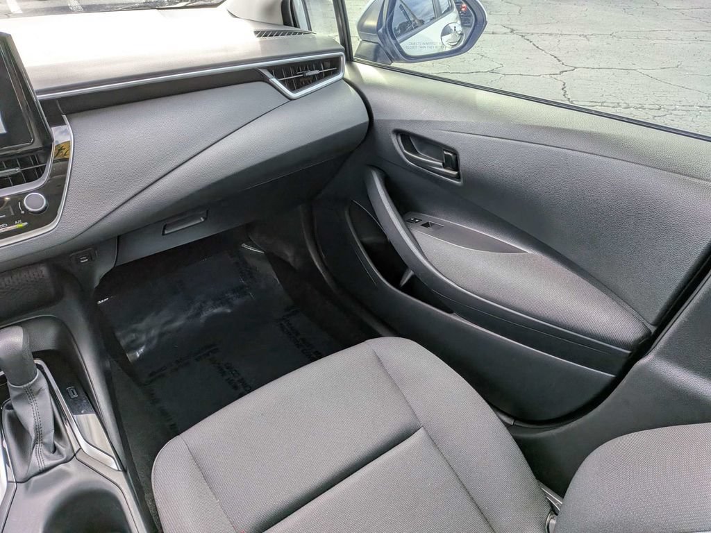Used 2024 Toyota Corolla LE w/ LE Convenience Package FWD image 16