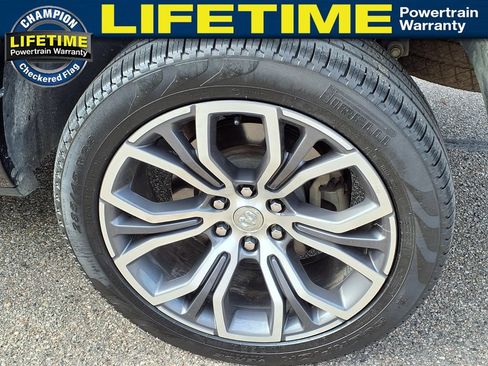 Used 2023 RAM 1500 Laramie AWD/4WD image 9