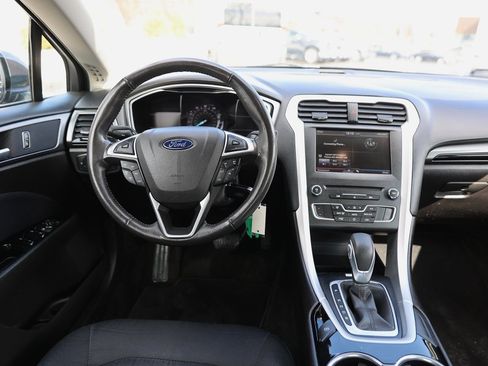 Used 2016 Ford Fusion SE image 14
