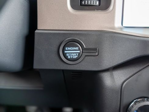 New 2025 Ford Bronco Outer Banks w/ Sasquatch Package image 17