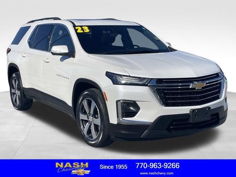 Used 2023 Chevrolet Traverse LT w/ LT Premium Package image 1
