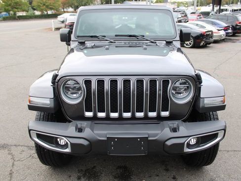 Used 2021 Jeep Wrangler Unlimited Sahara image 9