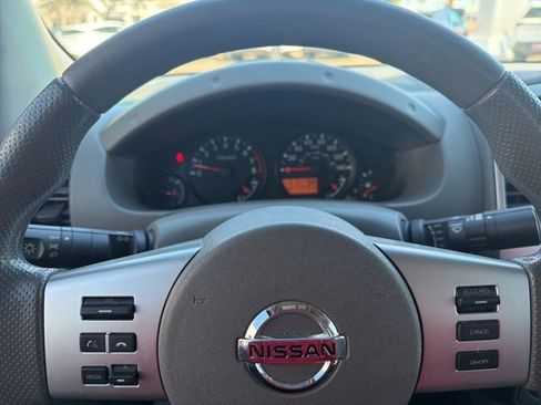 Used 2019 Nissan Frontier SV image 12