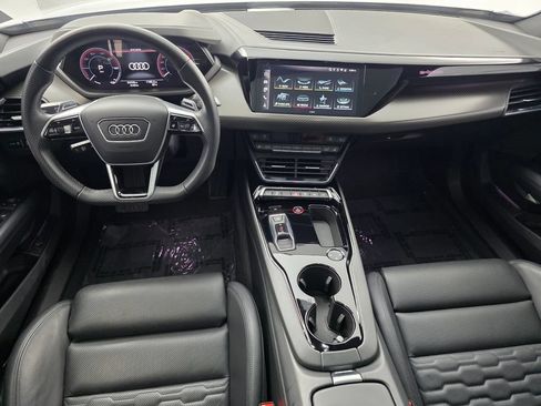 Used 2022 Audi e-tron GT Prestige AWD/4WD image 13