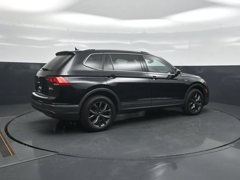 Used 2022 Volkswagen Tiguan SE AWD/4WD image 7