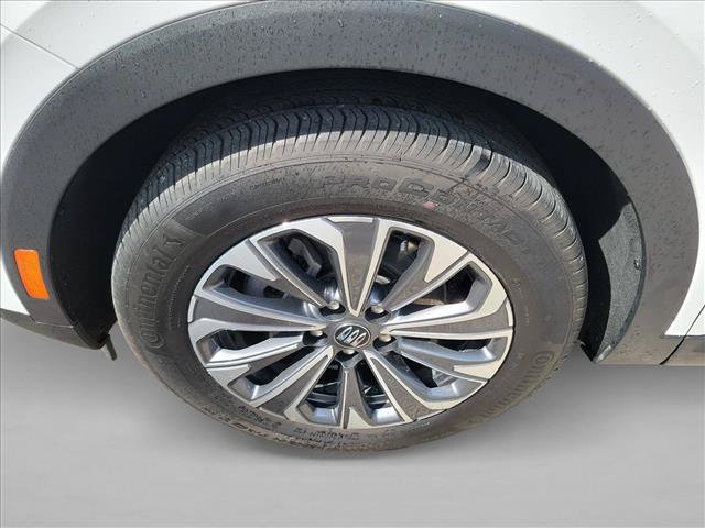 Used 2025 Buick Envision Preferred AWD/4WD image 10