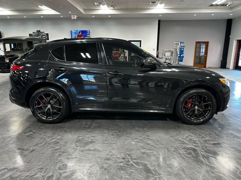 Used 2020 Alfa Romeo Stelvio Ti w/ Nero Edizione AWD/4WD image 4