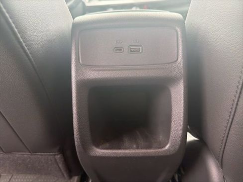 Used 2024 Chevrolet Trax LT w/ LT Convenience Package image 15