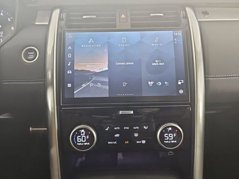 Certified 2025 Land Rover Discovery Dynamic SE image 21