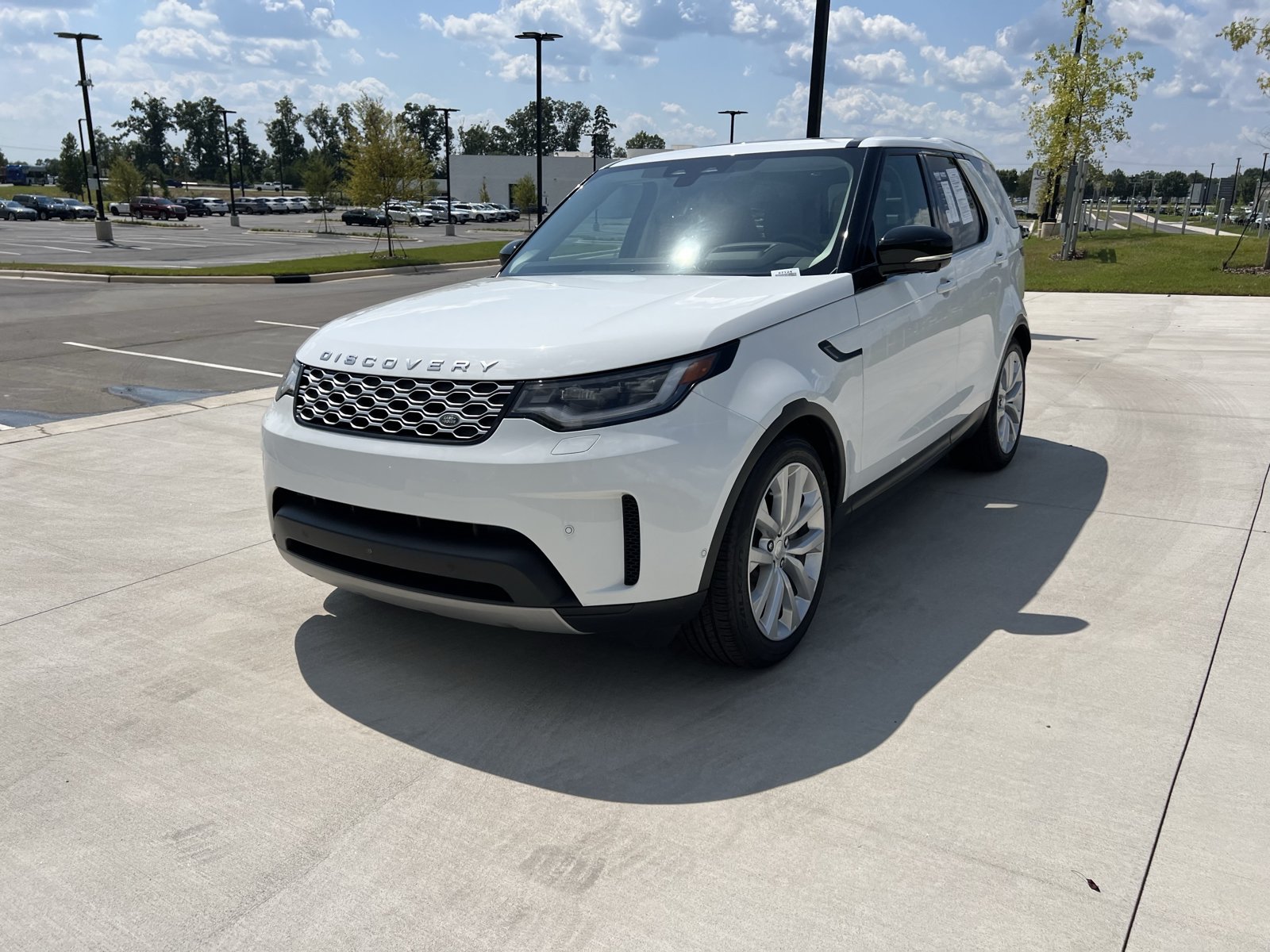 Used 2024 Land Rover Discovery S AWD/4WD image 4