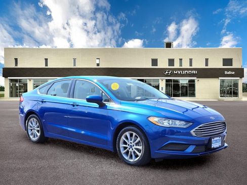 Used 2017 Ford Fusion SE w/ Fusion SE Technology Package image 1