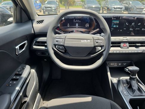 New 2026 Kia K4 FWD image 13